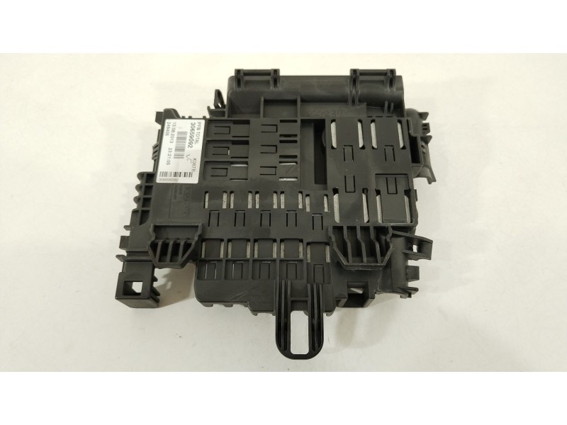 Recambio de caja reles / fusibles para volvo xc60 i suv (156) d3 referencia OEM IAM 30659092  