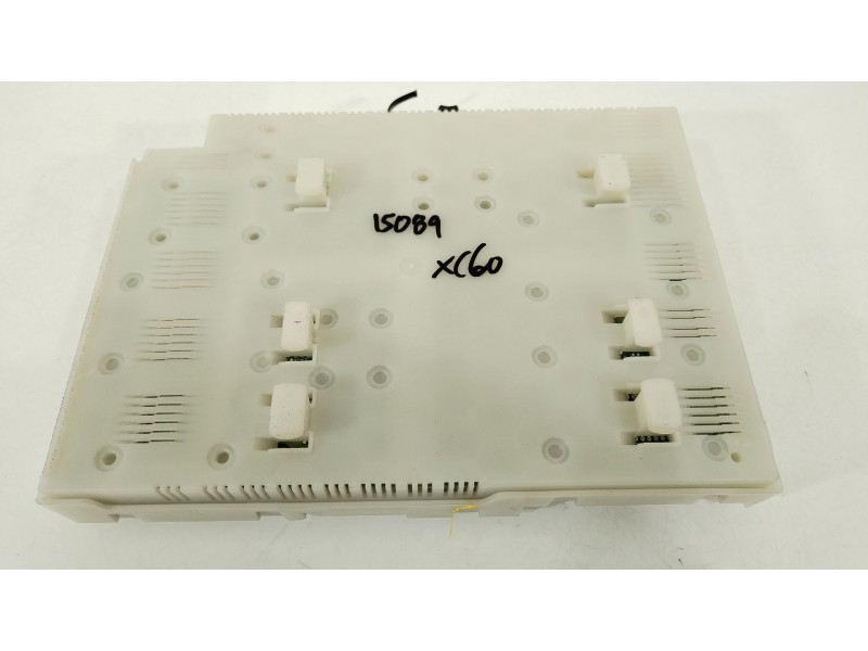 Recambio de caja reles / fusibles para volvo xc60 i suv (156) d3 referencia OEM IAM 31327995  BG9T14C256HA