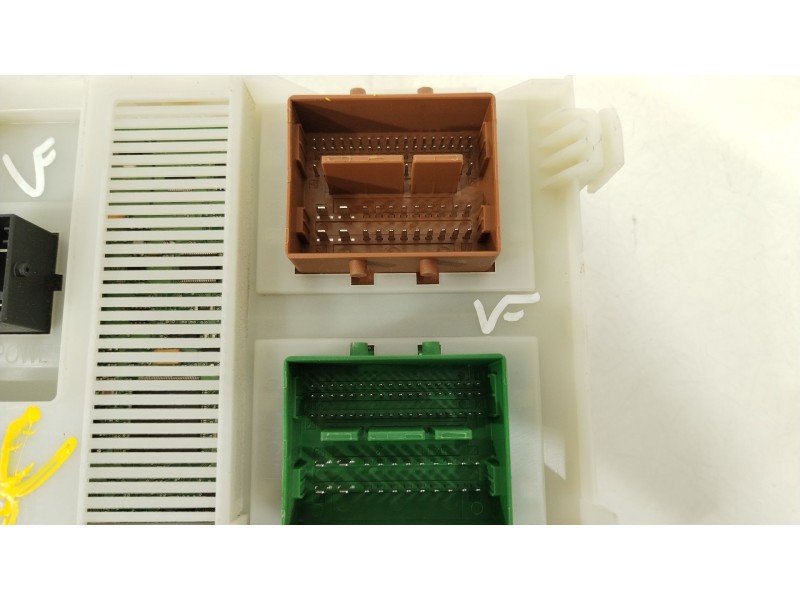 Recambio de caja reles / fusibles para volvo xc60 i suv (156) d3 referencia OEM IAM 31327995  BG9T14C256HA