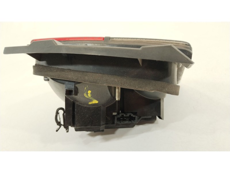 Recambio de piloto trasero izquierdo en porton para volkswagen vento (1h2) 1.6 referencia OEM IAM 1H5945107B  