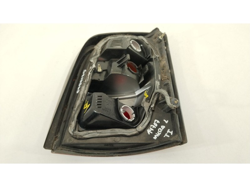 Recambio de piloto trasero izquierdo para nissan micra ii (k11) 1.3 i 16v referencia OEM IAM B65555F301  