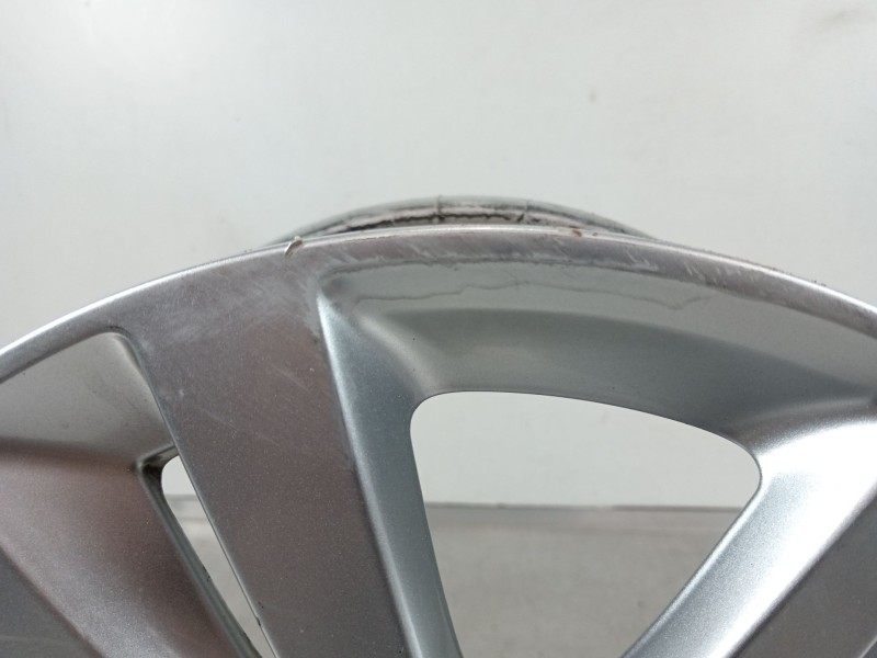 Recambio de llanta para peugeot 308 access referencia OEM IAM 9677989577  