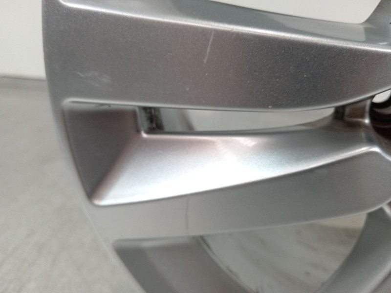 Recambio de llanta para peugeot 308 access referencia OEM IAM 9677989577  