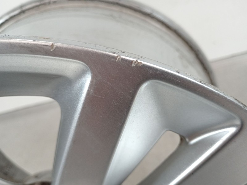 Recambio de llanta para peugeot 308 access referencia OEM IAM 9677989577  