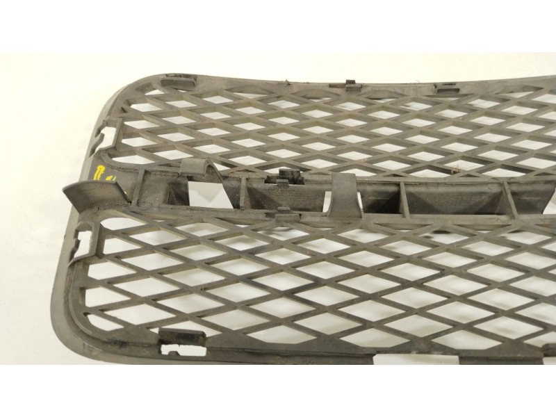 Recambio de rejilla paragolpes izquierda para volkswagen touareg (7la) tdi r5 referencia OEM IAM 7L6853665A  