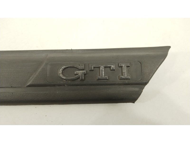 Recambio de moldura para volkswagen golf iii (1h1) 2.0 referencia OEM IAM 1H3853535A  