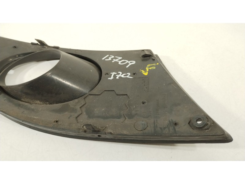 Recambio de rejilla paragolpes izquierda para seat toledo iii (5p2) 1.9 tdi referencia OEM IAM 5P0853665  