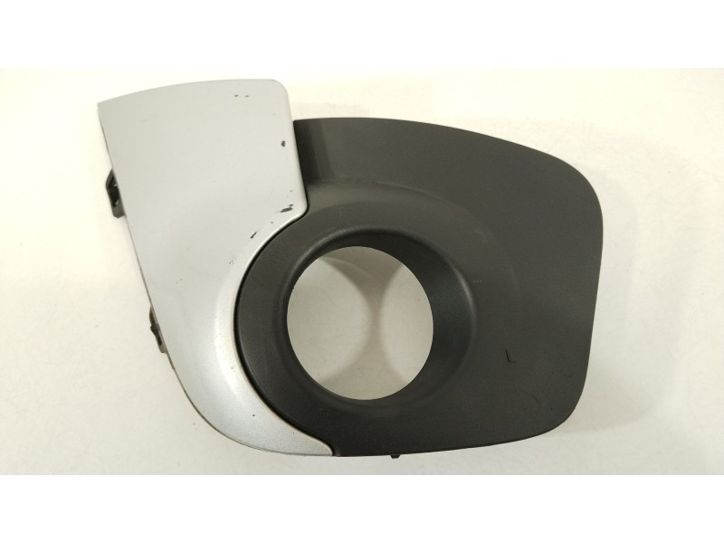 Recambio de rejilla paragolpes derecha para renault twingo ii (cn0_) 1.2 16v (cn0k, cn0v) referencia OEM IAM 7701209604  