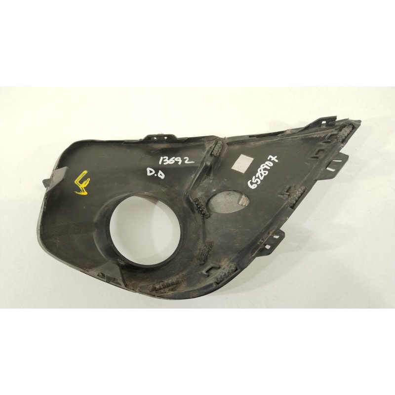 Recambio de rejilla paragolpes derecha para renault twingo ii (cn0_) 1.2 16v (cn0k, cn0v) referencia OEM IAM 7701209604  