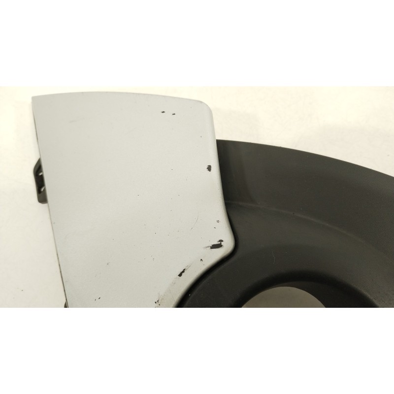 Recambio de rejilla paragolpes derecha para renault twingo ii (cn0_) 1.2 16v (cn0k, cn0v) referencia OEM IAM 7701209604  