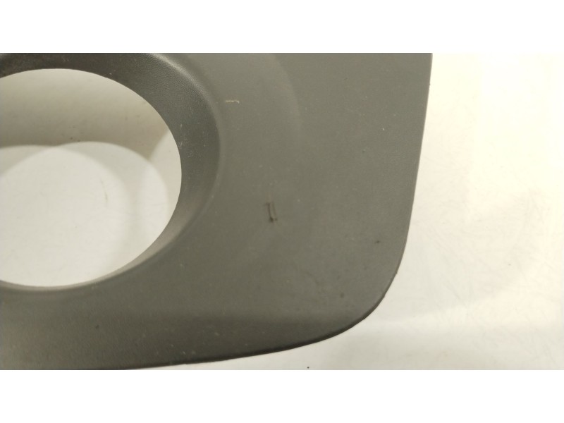 Recambio de rejilla paragolpes derecha para renault twingo ii (cn0_) 1.2 16v (cn0k, cn0v) referencia OEM IAM 7701209604  