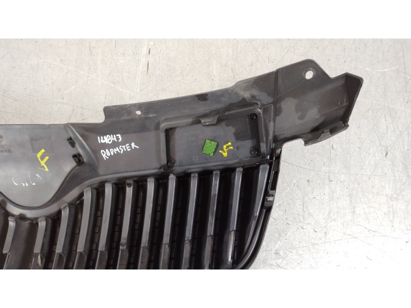 Recambio de rejilla delantera para skoda roomster (5j7) 1.9 tdi referencia OEM IAM 5J0853668A 5J0853123 5J0853124
