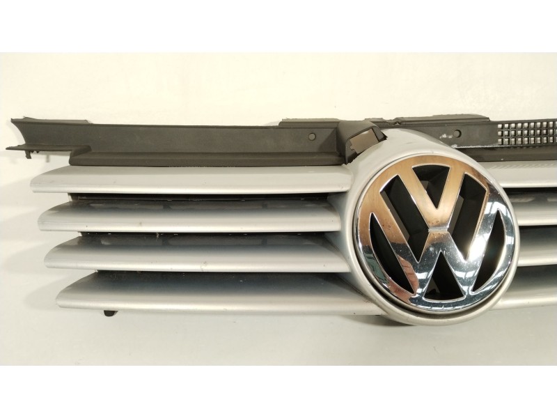 Recambio de rejilla delantera para volkswagen bora i (1j2) 1.9 tdi referencia OEM IAM 1J5853653E  1J5853601