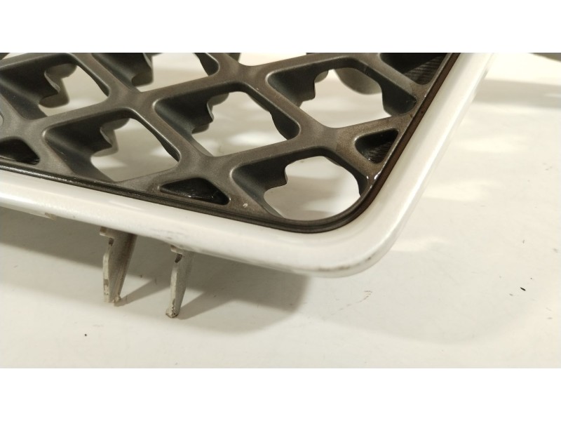 Recambio de rejilla delantera para nissan x-trail (t30) comfort referencia OEM IAM 62310E0303  62310EQ314