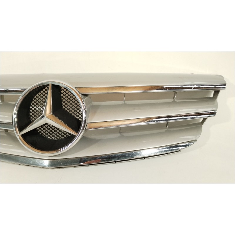 Recambio de rejilla delantera para mercedes-benz clase b (w245) 200 cdi (245.208) referencia OEM IAM A1698800883  A1698880640