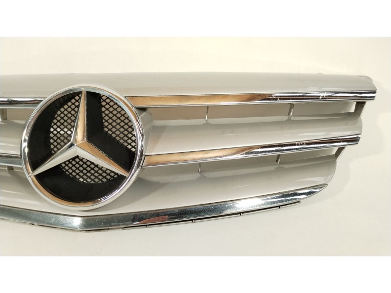 Recambio de rejilla delantera para mercedes-benz clase b (w245) 200 cdi (245.208) referencia OEM IAM A1698800883  A1698880640