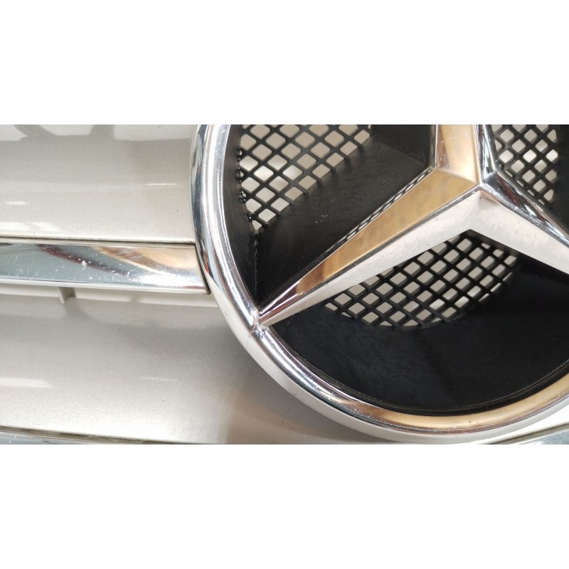 Recambio de rejilla delantera para mercedes-benz clase b (w245) 200 cdi (245.208) referencia OEM IAM A1698800883  A1698880640