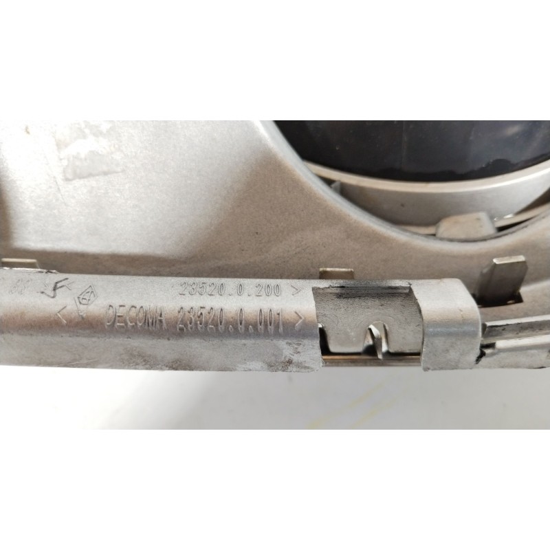 Recambio de rejilla delantera para mercedes-benz clase b (w245) 200 cdi (245.208) referencia OEM IAM A1698800883  A1698880640