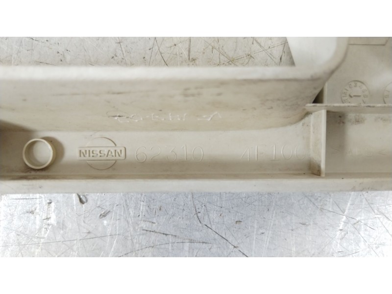 Recambio de rejilla delantera para nissan micra ii (k11) 1.3 i 16v referencia OEM IAM 623104F100  