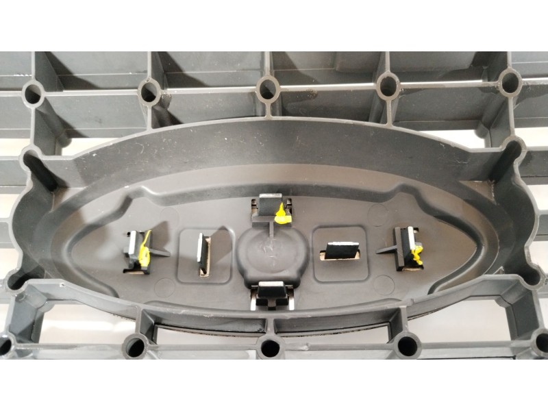 Recambio de rejilla delantera para ford mondeo iv (ba7) 2.0 tdci referencia OEM IAM 7S718200A  1509301