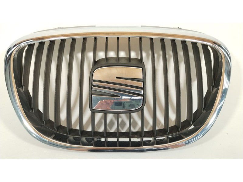 Recambio de rejilla delantera para seat toledo iii (5p2) 1.9 tdi referencia OEM IAM 5P0853654  5P0853651A