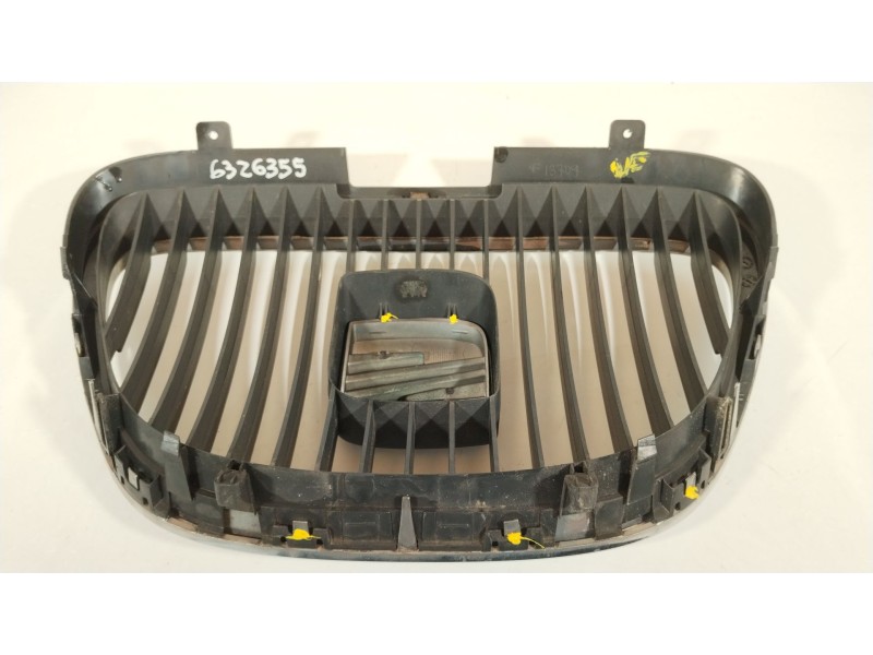 Recambio de rejilla delantera para seat toledo iii (5p2) 1.9 tdi referencia OEM IAM 5P0853654  5P0853651A