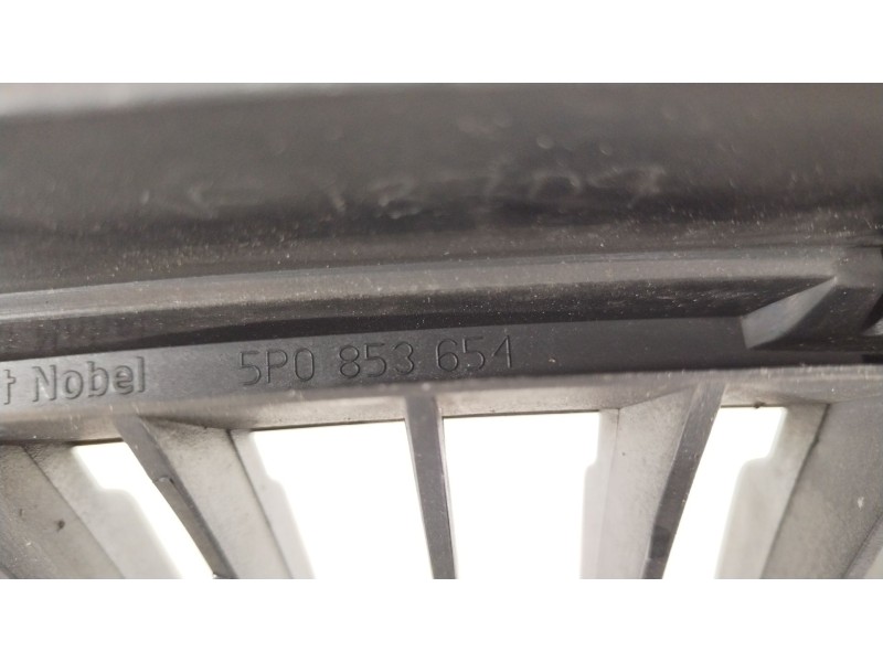 Recambio de rejilla delantera para seat toledo iii (5p2) 1.9 tdi referencia OEM IAM 5P0853654  5P0853651A