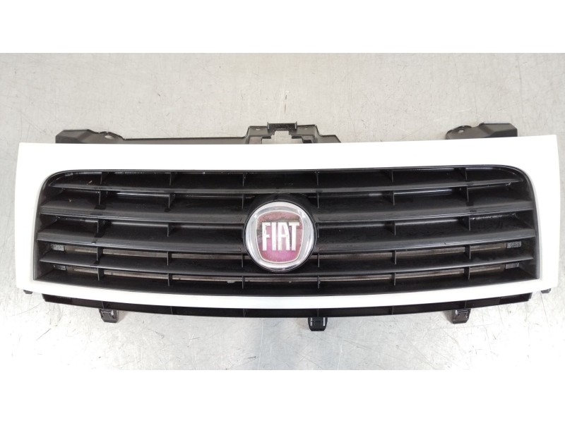 Recambio de rejilla delantera para fiat scudo autobús (270_, 272_) 2.0 d multijet referencia OEM IAM 1497652077  1497652898