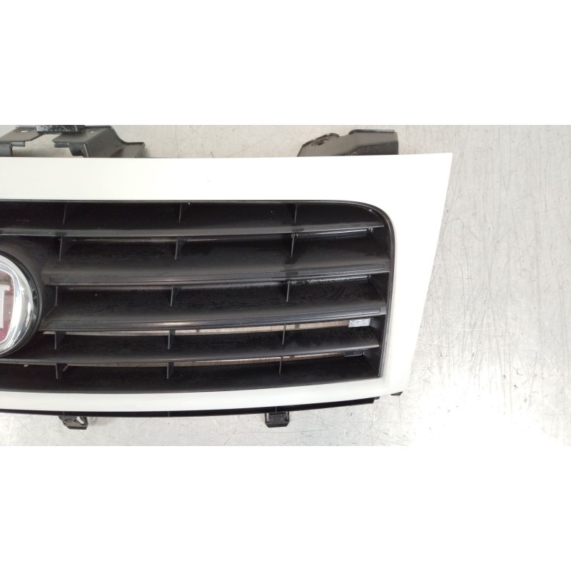 Recambio de rejilla delantera para fiat scudo autobús (270_, 272_) 2.0 d multijet referencia OEM IAM 1497652077  1497652898
