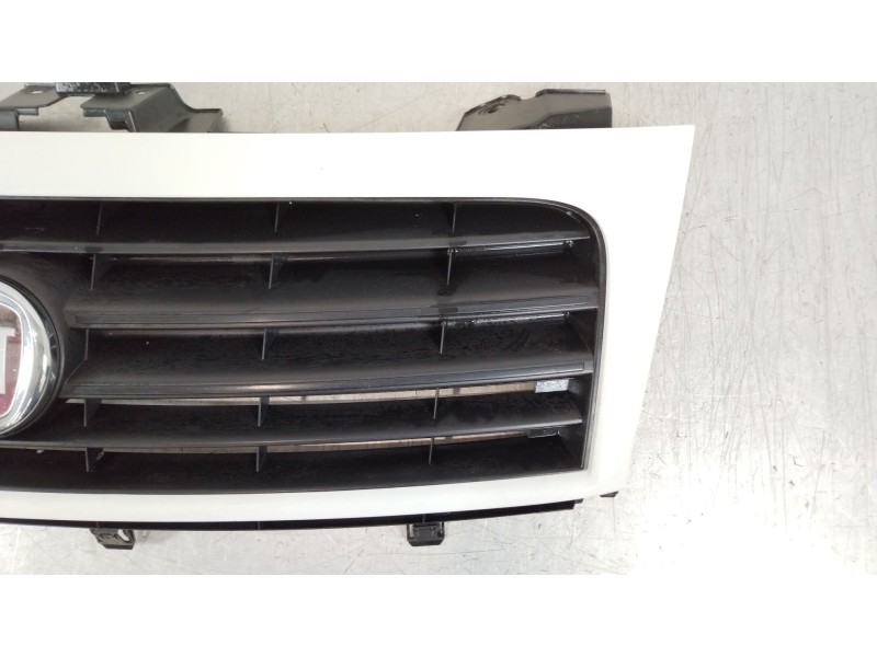 Recambio de rejilla delantera para fiat scudo autobús (270_, 272_) 2.0 d multijet referencia OEM IAM 1497652077  1497652898