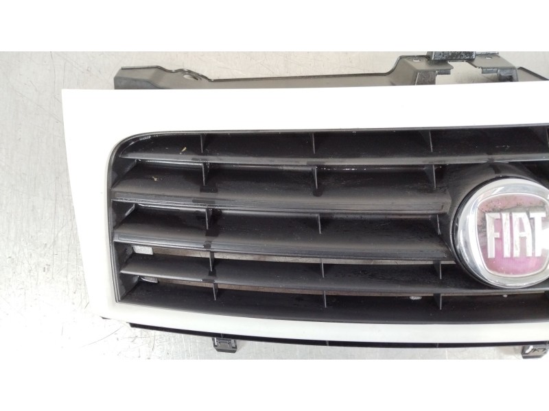 Recambio de rejilla delantera para fiat scudo autobús (270_, 272_) 2.0 d multijet referencia OEM IAM 1497652077  1497652898