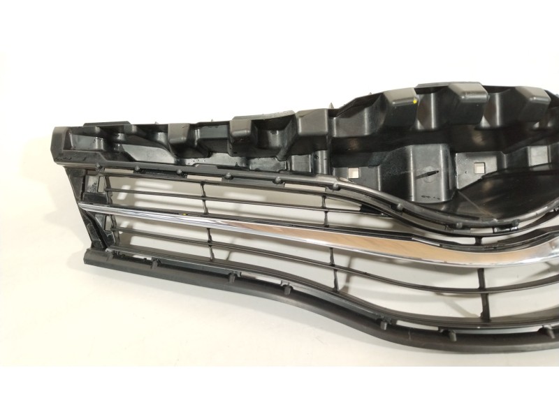Recambio de rejilla delantera para toyota yaris (_p13_) 1.4 d (nlp130_) referencia OEM IAM 531110D370  