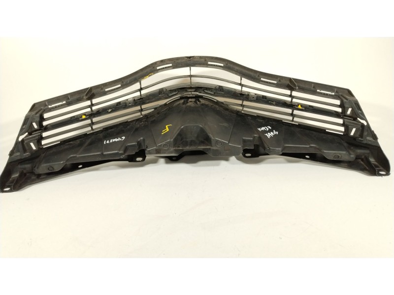 Recambio de rejilla delantera para toyota yaris (_p13_) 1.4 d (nlp130_) referencia OEM IAM 531110D370  