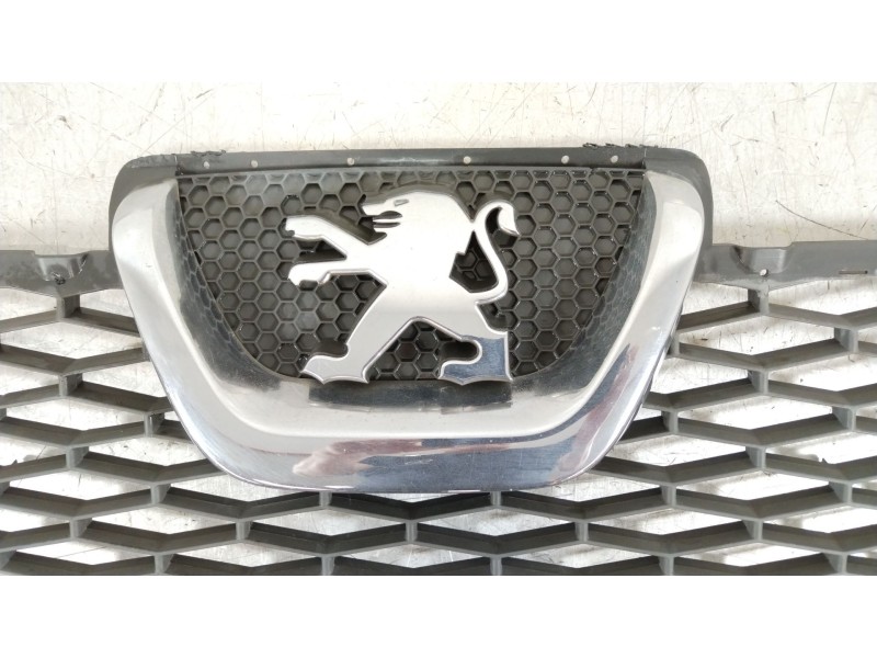 Recambio de rejilla delantera para peugeot boxer furgoneta 2.2 hdi 120 referencia OEM IAM 1306599070  1614288680