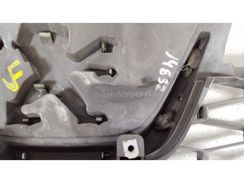 Recambio de rejilla delantera para peugeot boxer furgoneta 2.2 hdi 120 referencia OEM IAM 1306599070  1614288680