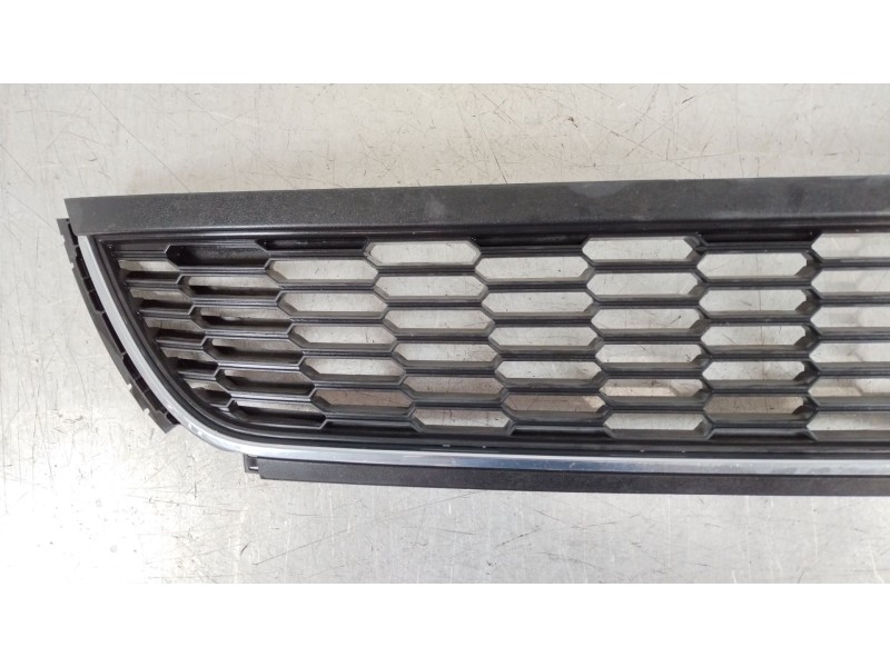 Recambio de rejilla paragolpes delantero para volkswagen polo v (6r1, 6c1) 1.6 tdi referencia OEM IAM 6R0853677B  