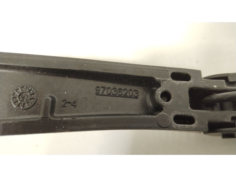 Recambio de brazo limpia delantero derecho para ford puma (j2k, cf7) 1.0 ecoboost referencia OEM IAM H1BB17526BB  