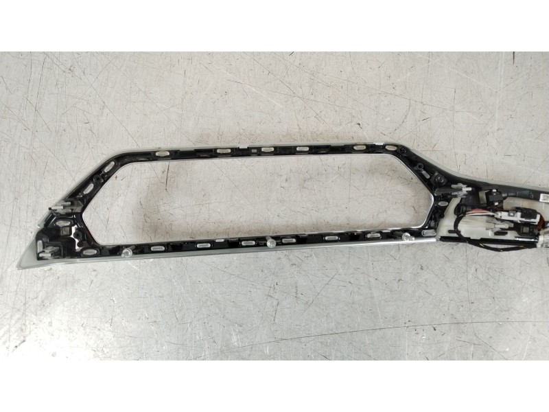 Recambio de moldura para bmw serie 3 berlina (g20) 318d referencia OEM IAM 9P5A0F07101  6848618