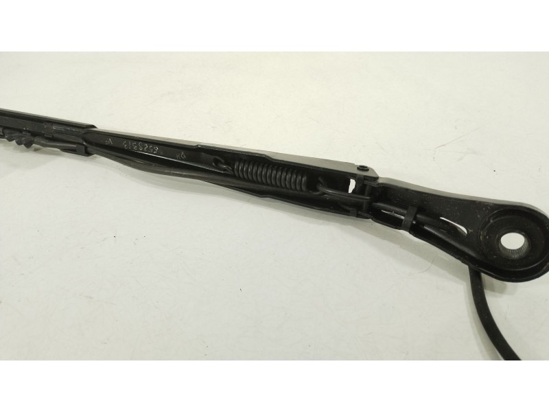 Recambio de brazo limpia delantero derecho para bmw serie 3 berlina (g20) 318d referencia OEM IAM 61619448920  