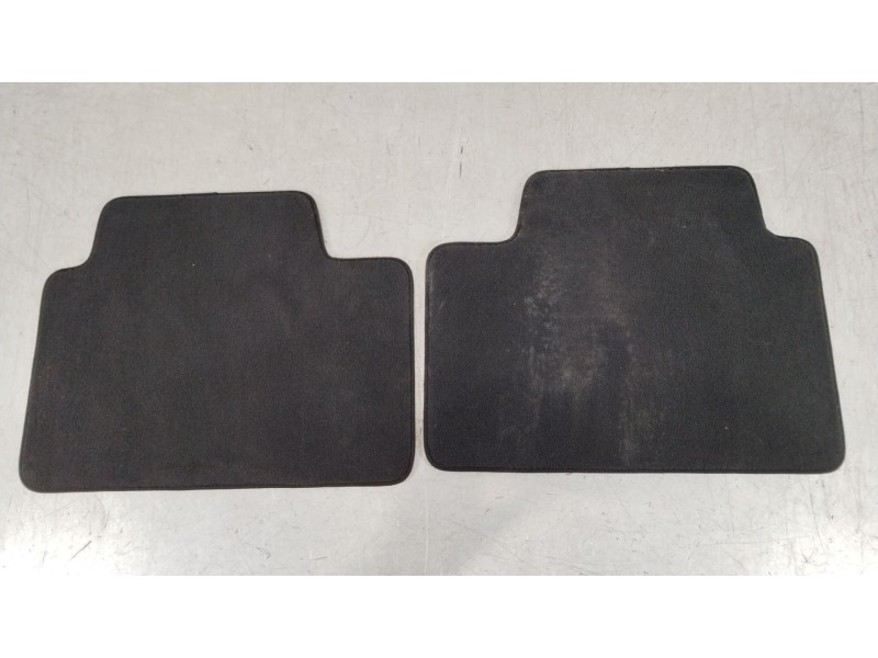 Recambio de juego de alfombrillas para bmw serie 3 berlina (g20) 318d referencia OEM IAM 9881998 51472462751 51472473240
