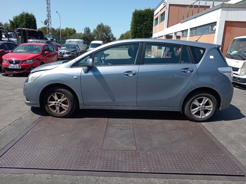 toyota verso (_r2_) del año 2009