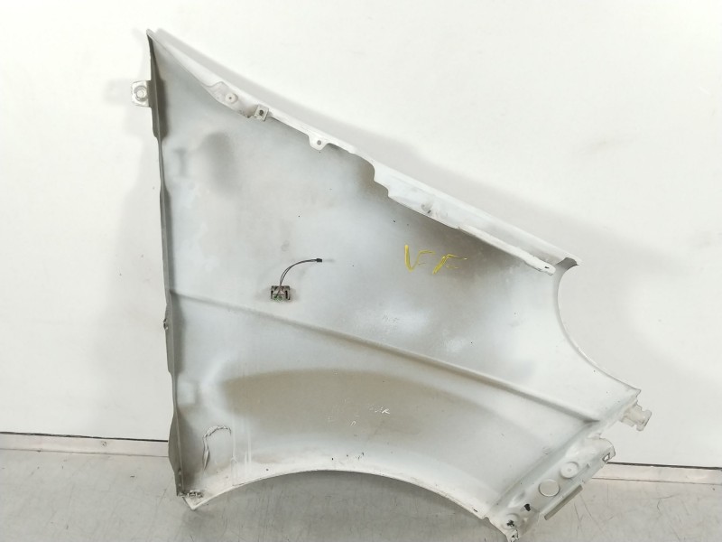 Recambio de aleta delantera izquierda para nissan primastar furgoneta (x83) 2.0 dci 115 referencia OEM IAM   