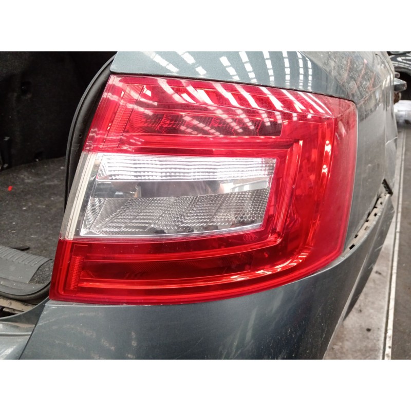 Recambio de piloto trasero derecho para skoda octavia iii (5e3, nl3, nr3) 1.5 tsi referencia OEM IAM 5E5945112B  