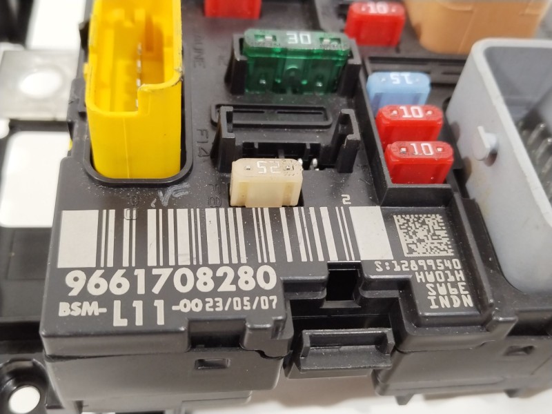 Recambio de caja reles / fusibles para peugeot 207 cc (wd_) 1.6 hdi referencia OEM IAM 9661708280 6500HV BSML1100