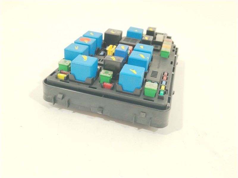 Recambio de caja reles / fusibles para ssangyong korando (ck) 2.0 e-xdi referencia OEM IAM 8297034021  