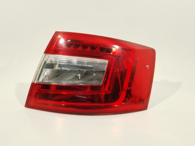 Recambio de piloto trasero derecho para skoda octavia iii (5e3, nl3, nr3) 1.5 tsi referencia OEM IAM 5E5945112B  