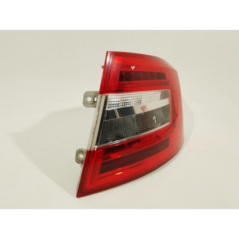 Recambio de piloto trasero derecho para skoda octavia iii (5e3, nl3, nr3) 1.5 tsi referencia OEM IAM 5E5945112B  