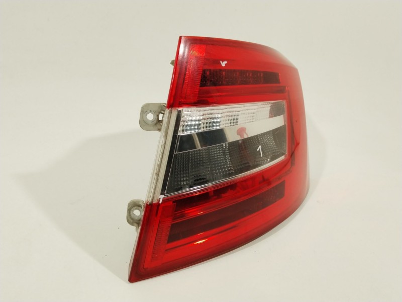 Recambio de piloto trasero derecho para skoda octavia iii (5e3, nl3, nr3) 1.5 tsi referencia OEM IAM 5E5945112B  