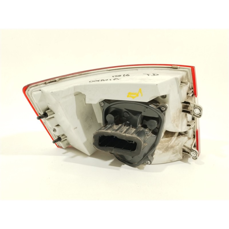 Recambio de piloto trasero derecho para skoda octavia iii (5e3, nl3, nr3) 1.5 tsi referencia OEM IAM 5E5945112B  