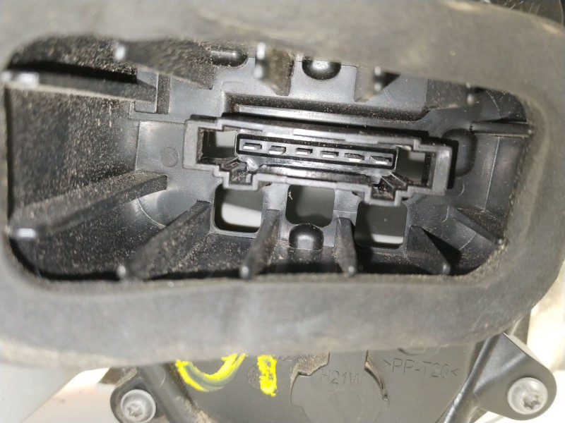 Recambio de piloto trasero derecho para skoda octavia iii (5e3, nl3, nr3) 1.5 tsi referencia OEM IAM 5E5945112B  